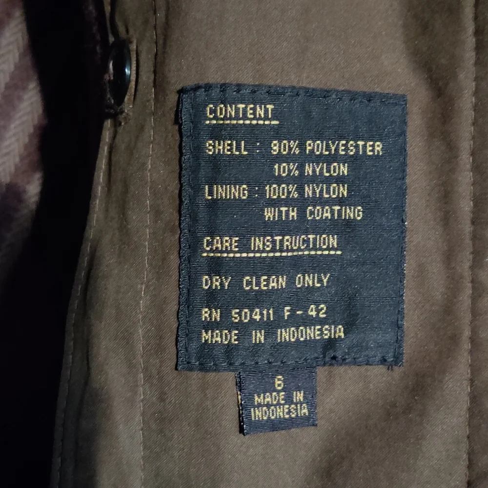 Woman's Trench Coat - Picture 6 of 11